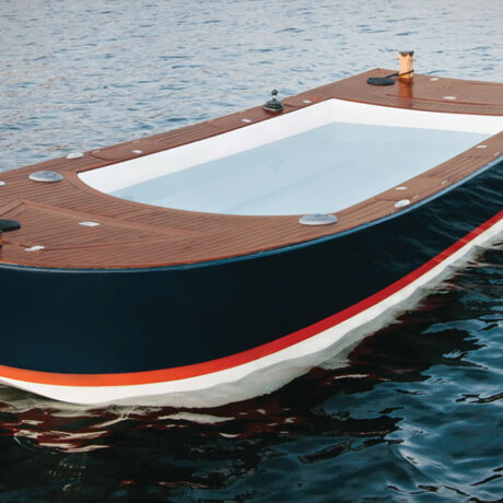 HOT TUB BOATS