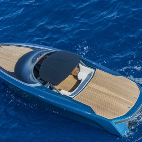 Yacht AM37 par Aston Martin